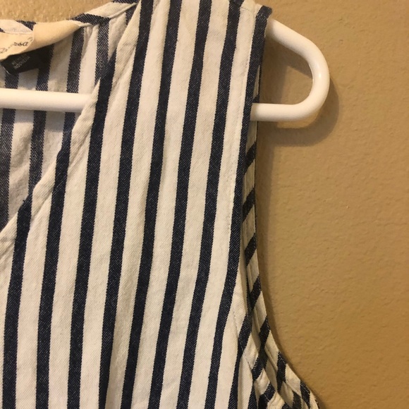 A casual jumpsuit - Picture 3 of 4